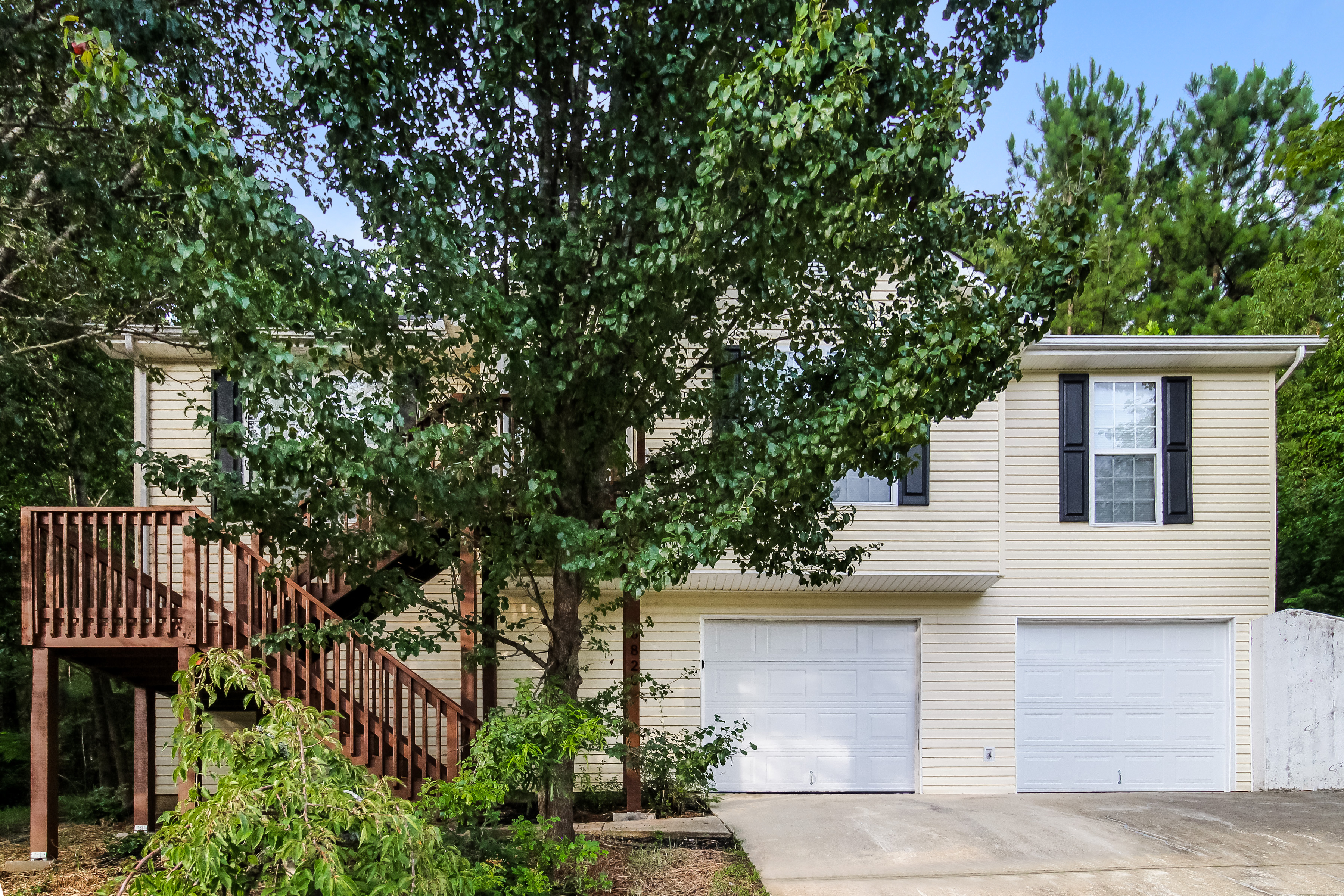 6820 Summit View Dr Flowery Branch, GA 30542